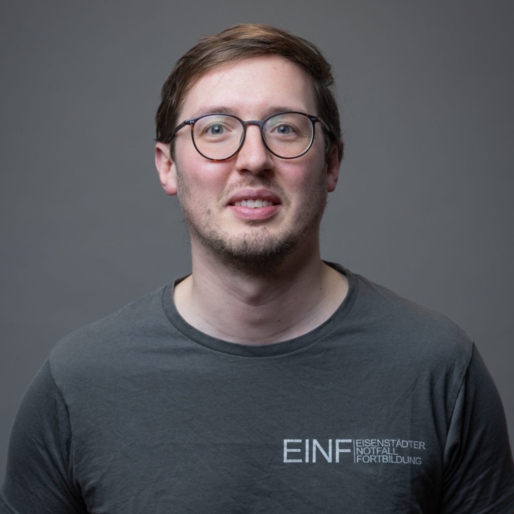 Dr. Dominic Philipp Dr. Dominic Philipp