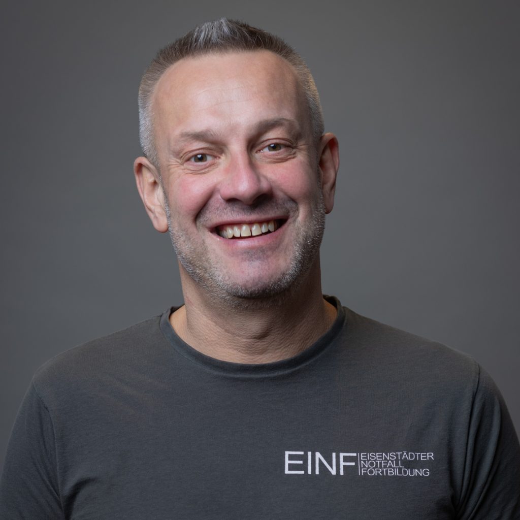 Dr. Daniel Csomor Dr. Daniel Csomor